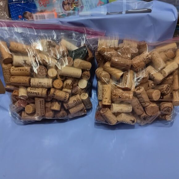 Real NATURAL Used Wine Corks Assorted Crafts Decor Art - Picture 1 of 1